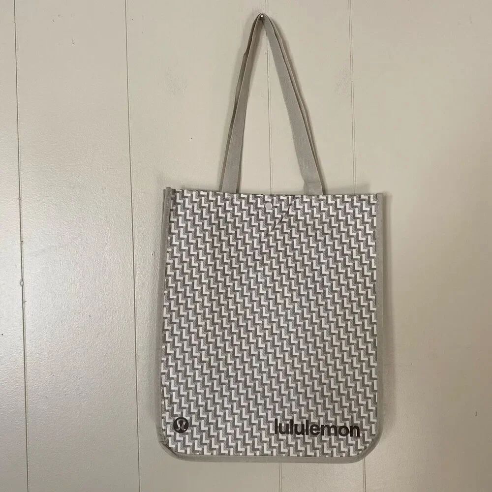 Lululemon Reusable Tote Bag • Gray White Geometric Shopper • Gym Bag / Lunch Bag